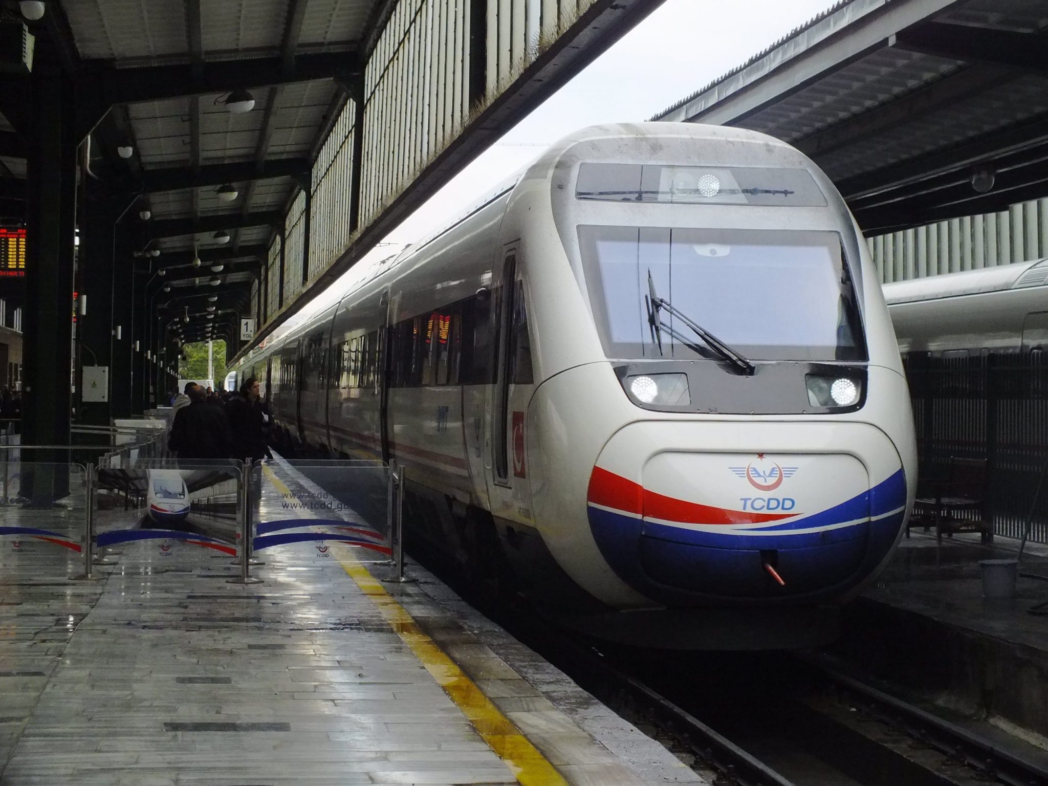 transporte ferroviario, facturación operadores, licencia operadores ferroviarios