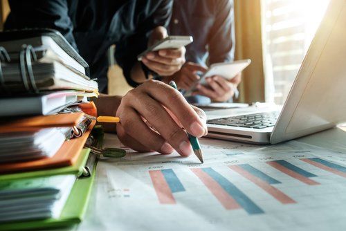 Los informes comerciales de empresas te proporcionan información clave para tomar decisiones