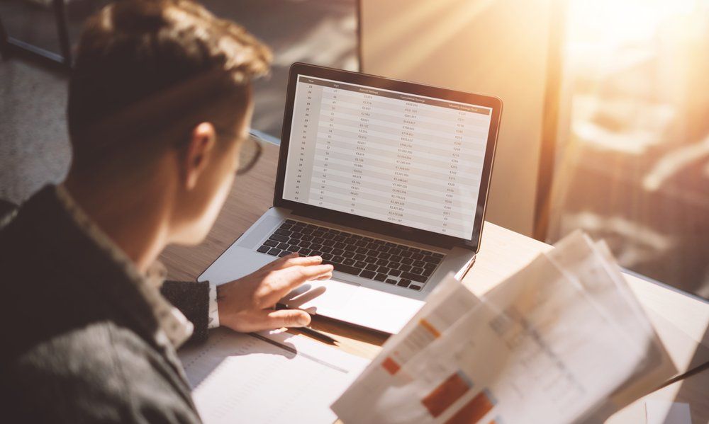 Ayúdate con la información comercial de empresas