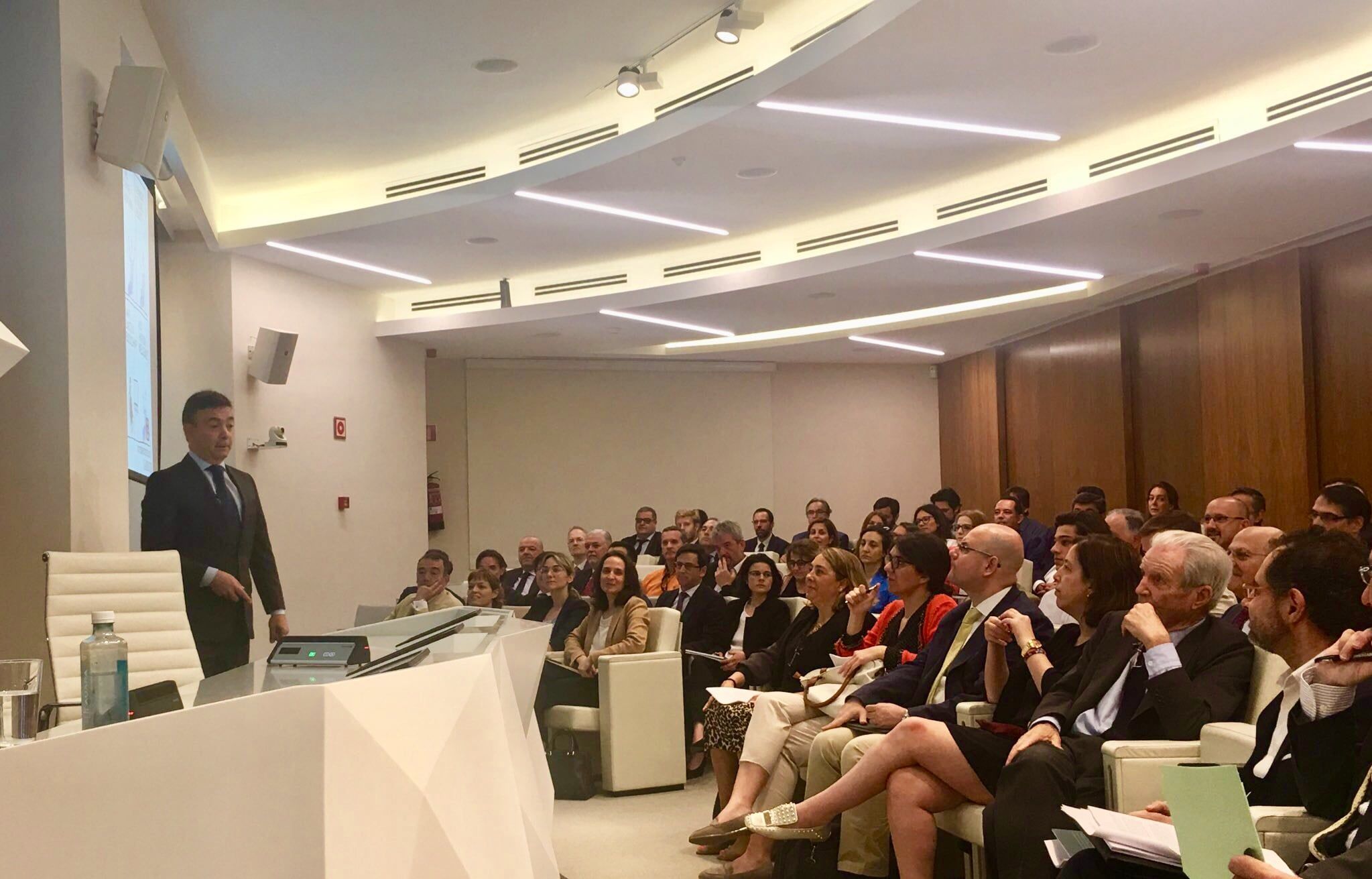 Blockchain, de la confianza al consenso de la mano de un experto jurídico