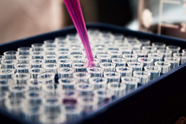 Laboratorios de análisis clínicos en España