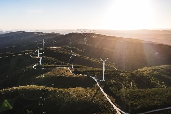 energía eólica y solar