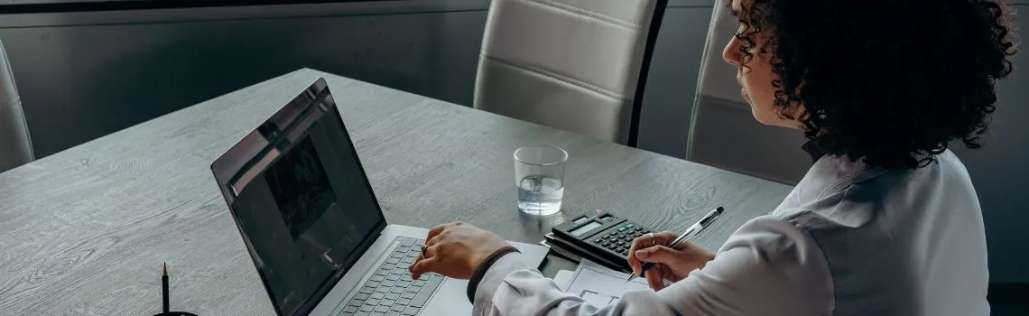 Combatir las bajas de clientes con datos y análisis de ventas